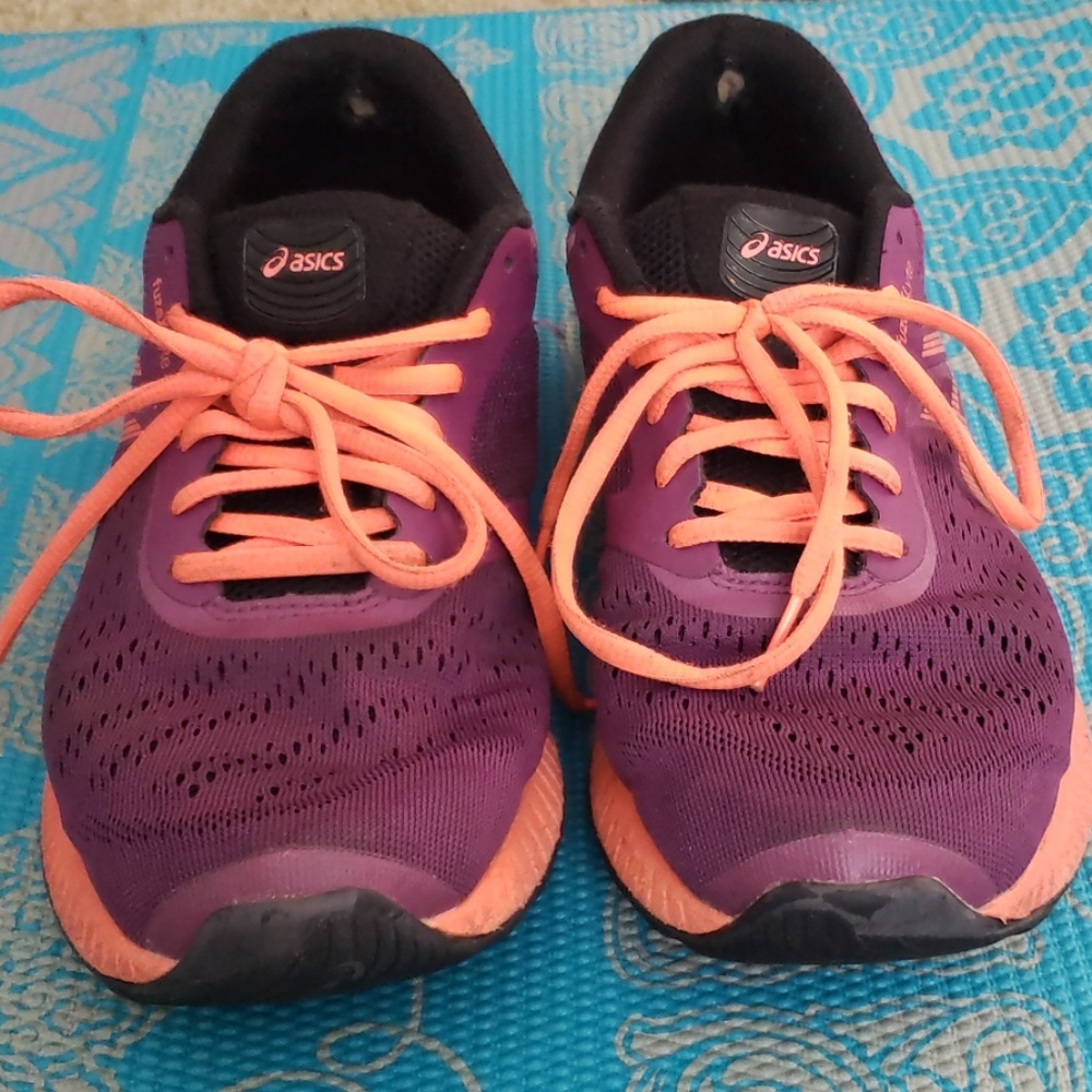 Asics 💥 Price is Firm 💥